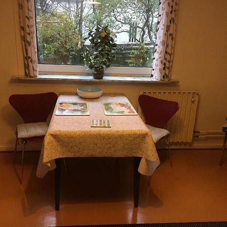Roligt Centralt Beliggende Lejlighed I Tórshavn Exteriör bild