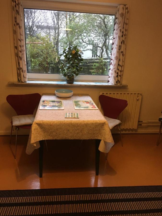 Roligt Centralt Beliggende Lejlighed I Tórshavn Exteriör bild